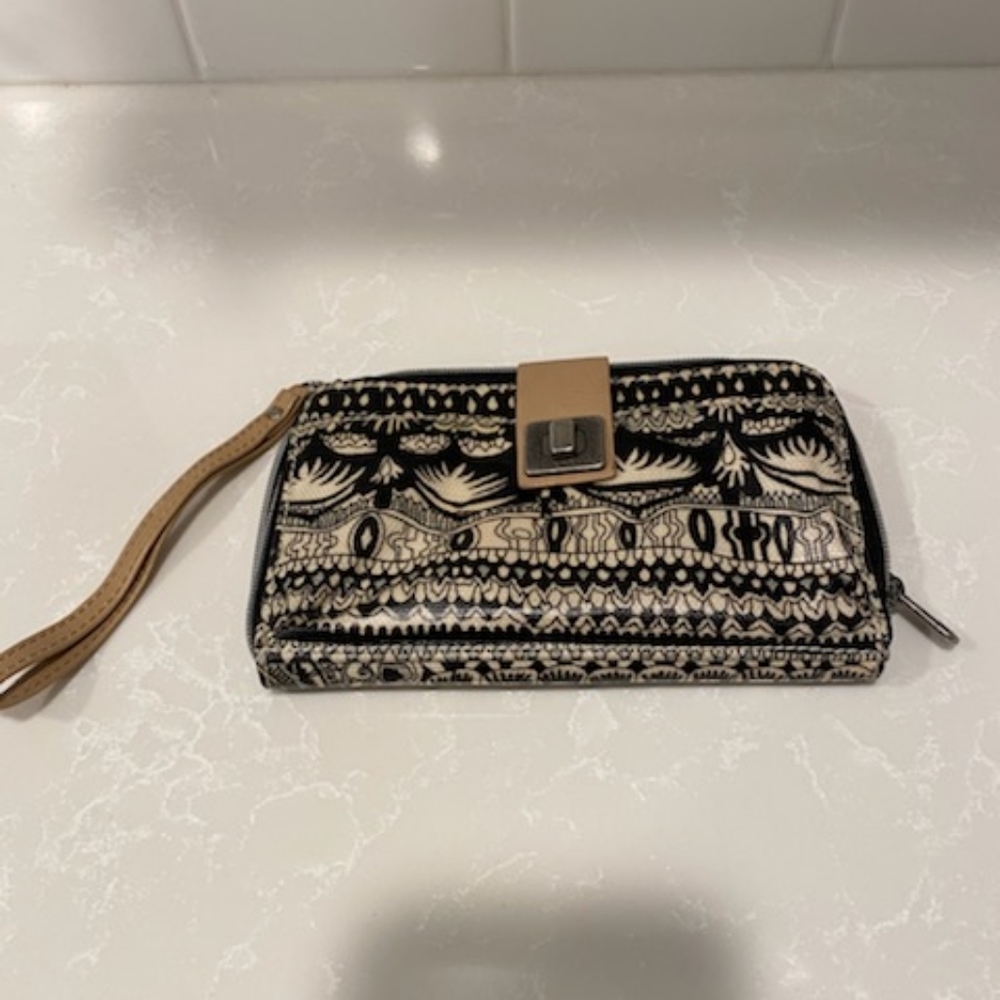 Sack Roots wristlet/wallet. - Picture 2 of 6